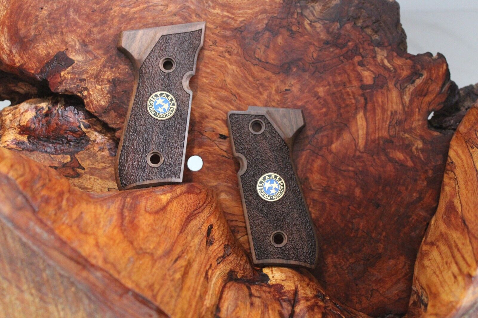 Beretta 92 FS Grips Quality Walnut Tree and Best Price Samurai Edge