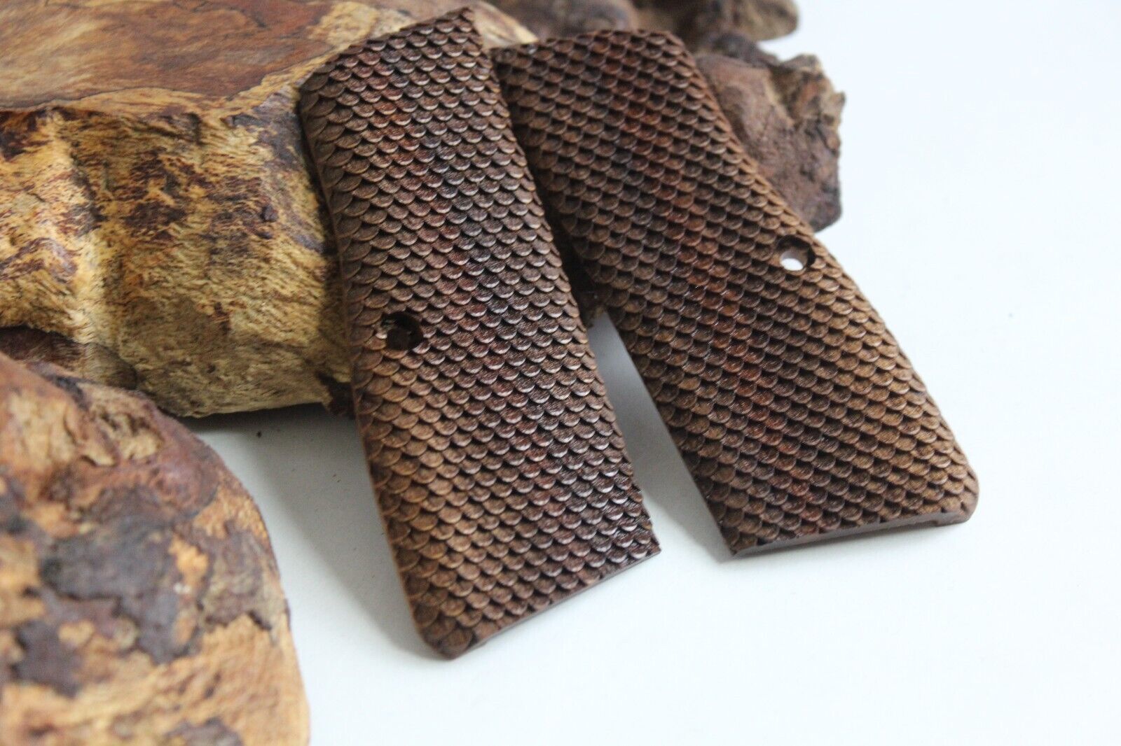 Browning Hi Power MK I II III - Springfield Sa-35 Special Walnut Grips