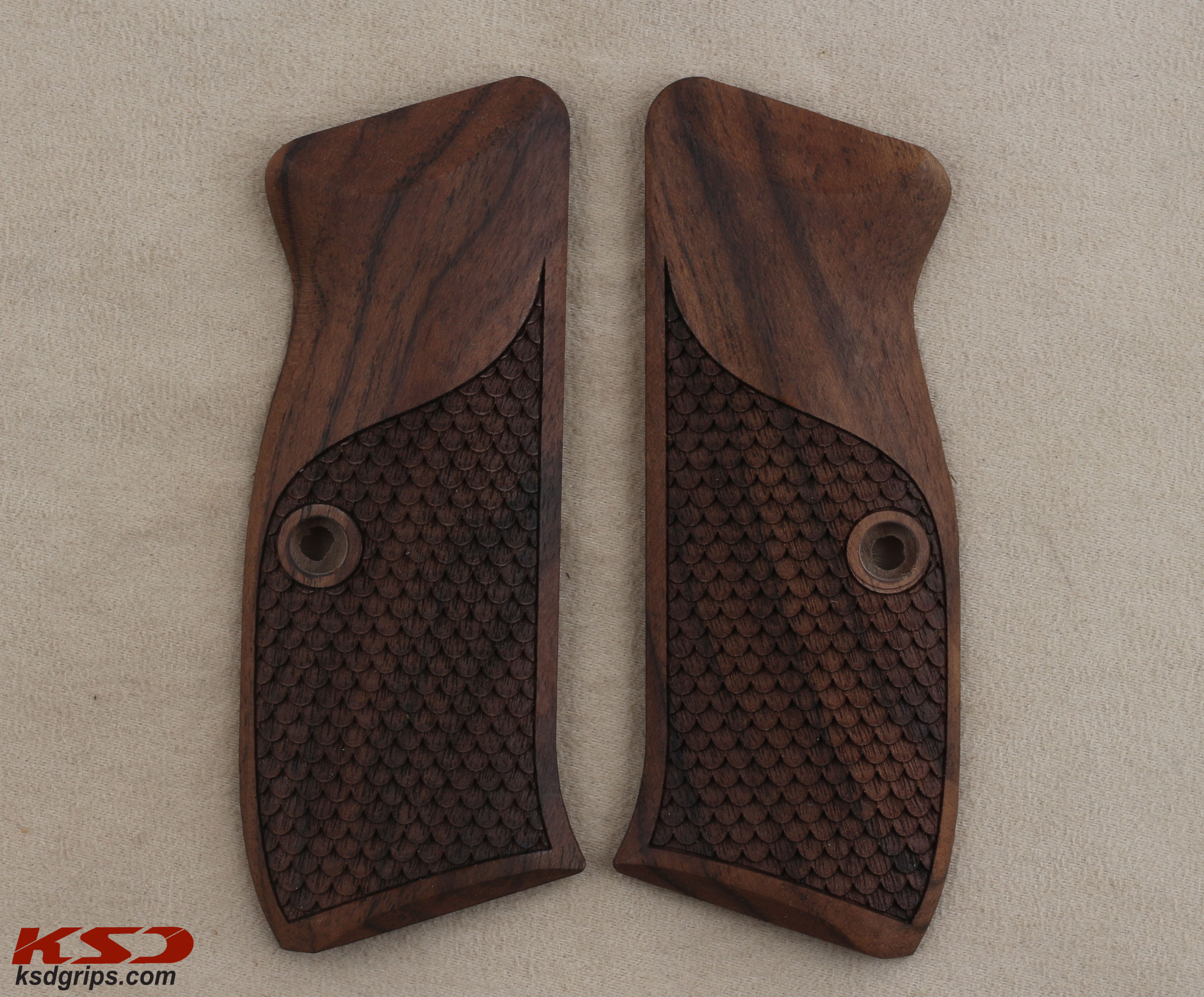 Cz 75 Full Size Ceviz Ağacı Logo Yok 