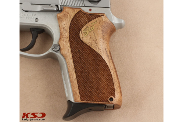 Smith Wesson 3913 TSW Ceviz Ağacı Pirinç Logo 