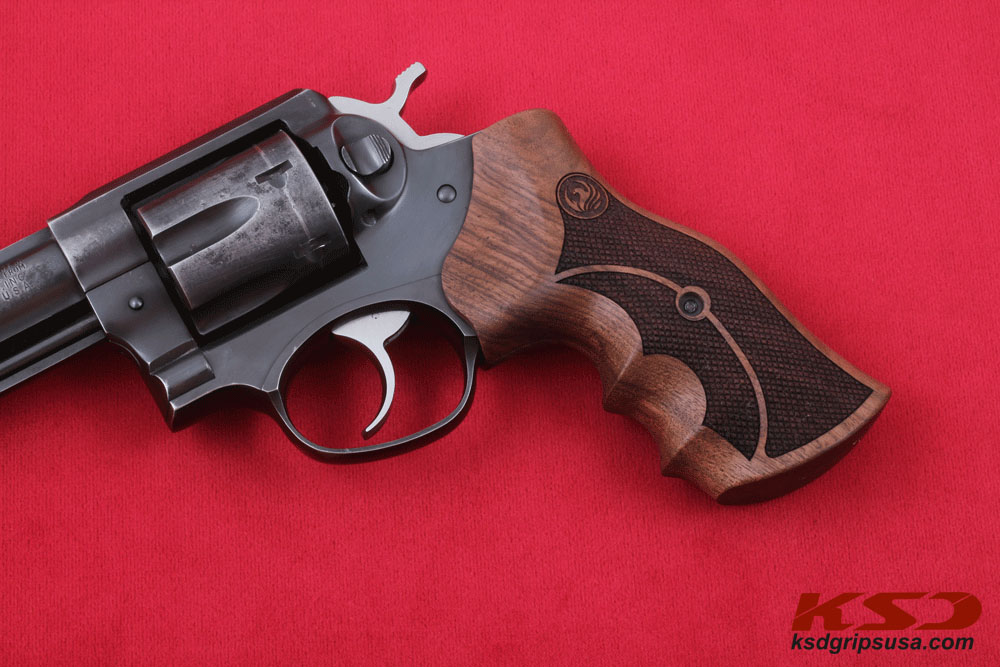 Ruger GP100 Ceviz Ağacı Lazer Logo 