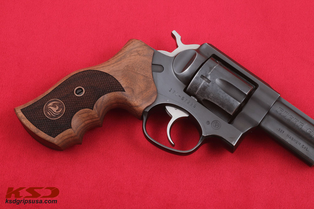 Ruger GP100 Ceviz Ağacı Lazer Logo 