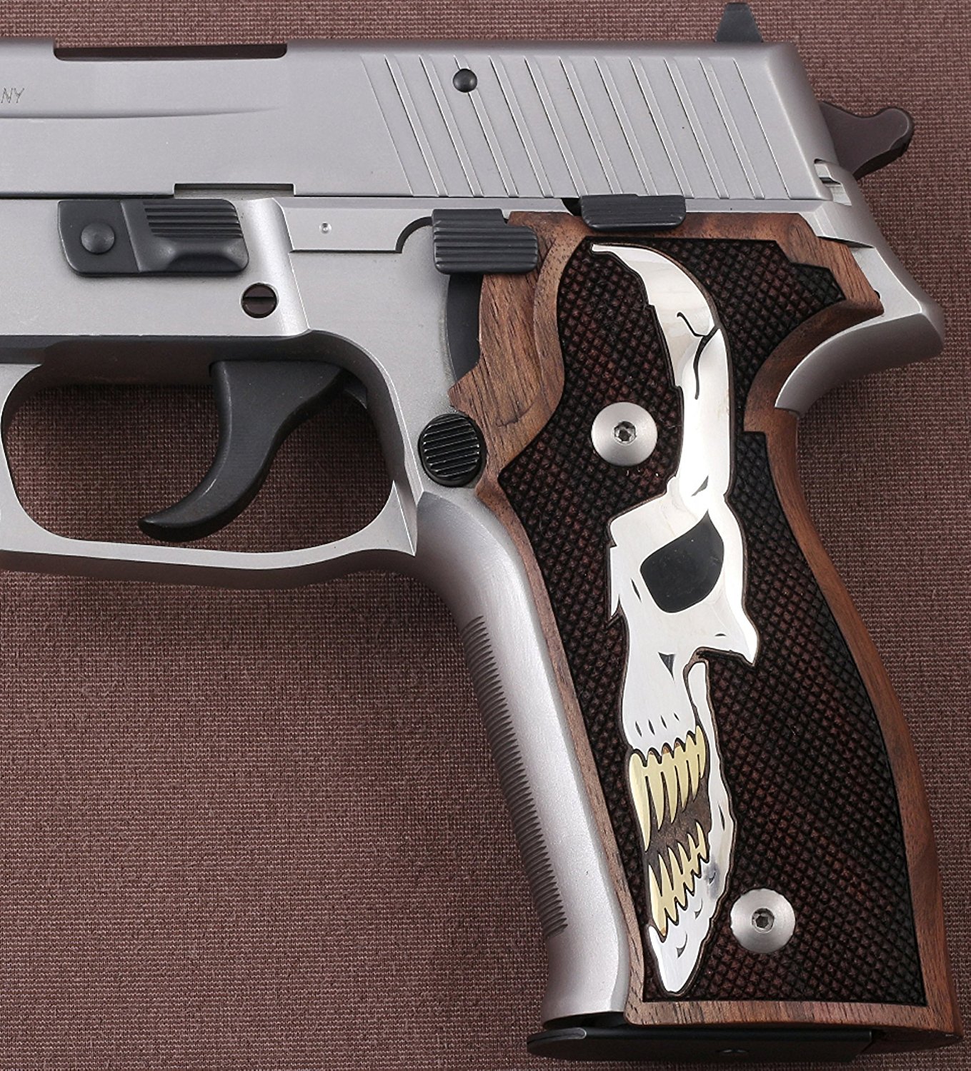 Sig Sauer P226 / P226 SL / P226 Sport / P226 Sport II / P226 Sport II SL / P226 Sport II SL PPC Ceviz Ağacı Gümüş Logo (Büyük) 