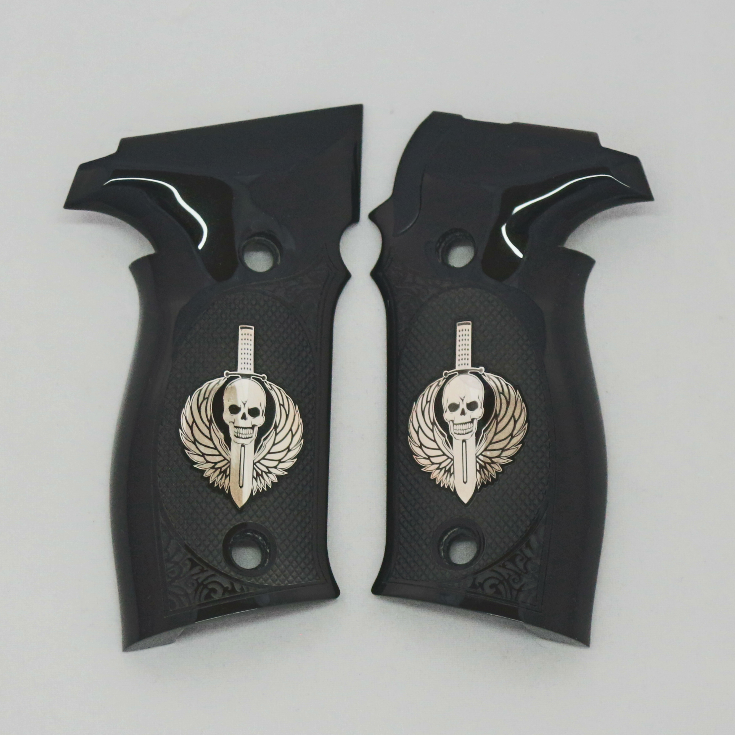 Sig Sauer P226 / P226 SL / P226 Sport / P226 Sport II / P226 Sport II SL / P226 Sport II SL PPC Siyah Akrilik Gümüş Logo 
