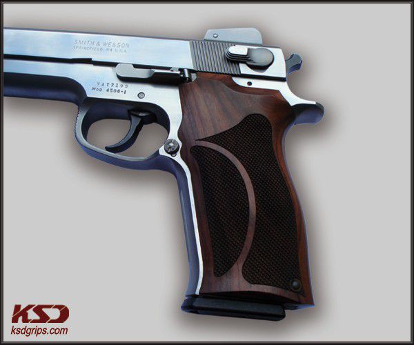 Smith Wesson 4506 & 1006 & 1046 & 1066 & 1086 & 4506 & 4546 & 4563 & 4566 & 4586 Ceviz Ağacı Logo Yok 