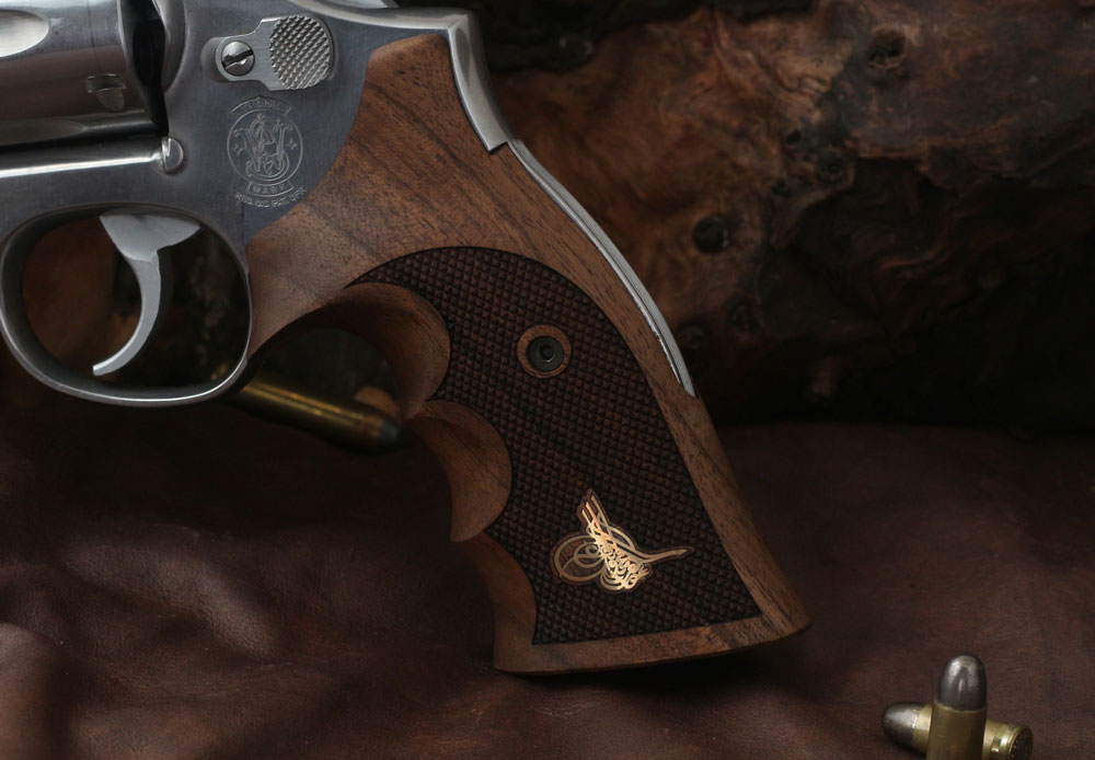 Smith Wesson K/L/X - Frame Round Butt Ceviz Ağacı Pirinç Logo 