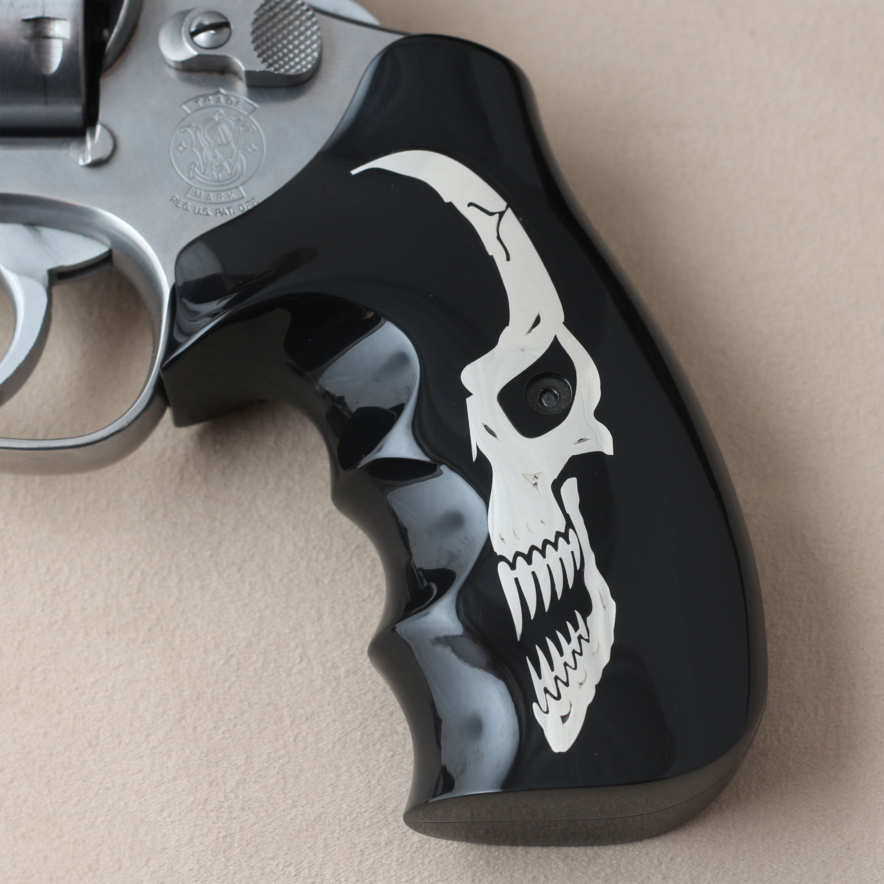 Smith Wesson K/L/X - Frame Round Butt Siyah Akrilik Gümüş Logo (Büyük) 